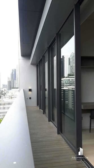 room interior of Tela Thonglor
