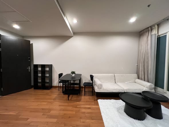 bedroom and room interior of The Address Chidlom