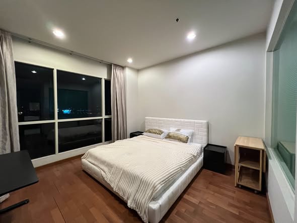 bedroom and room interior of The Address Chidlom