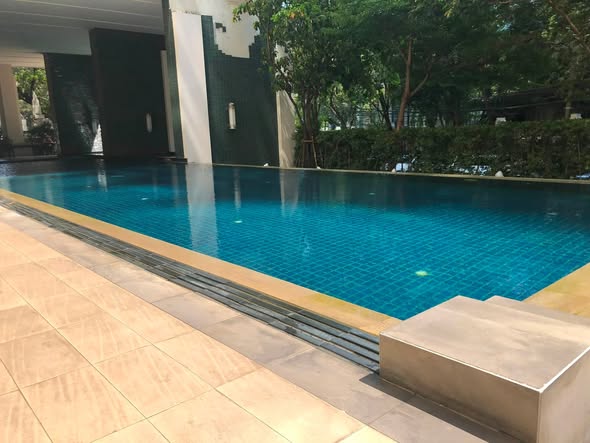 pool of The Address Chidlom