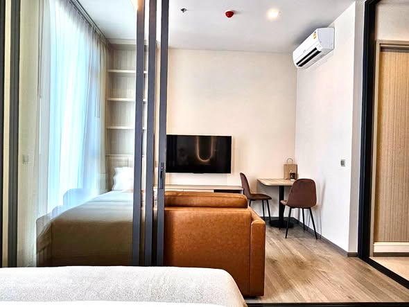 bedroom and room interior of The Address Siam-Ratchathewi