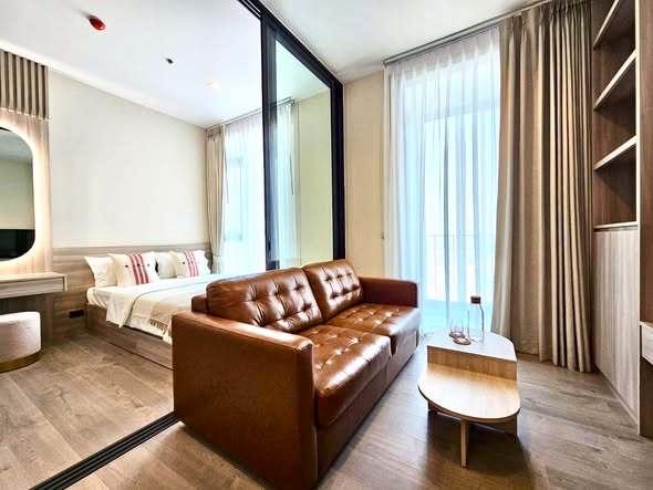 living room and bedroom of The Address Siam-Ratchathewi