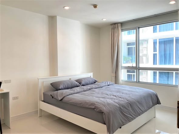 bedroom of The Address Sukhumvit 42