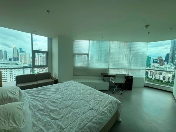 bedroom of The Bangkok Sathorn