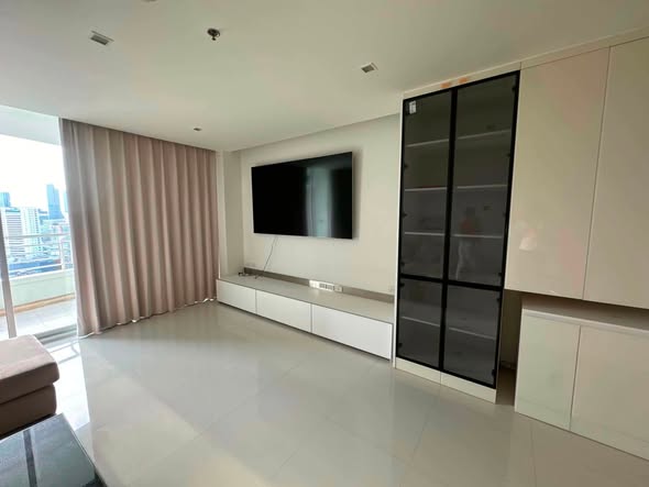 bedroom and room interior of The Bangkok Sathorn