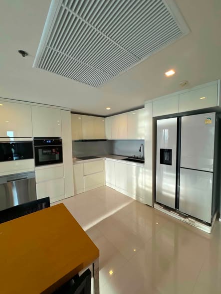 kitchen of The Bangkok Sathorn