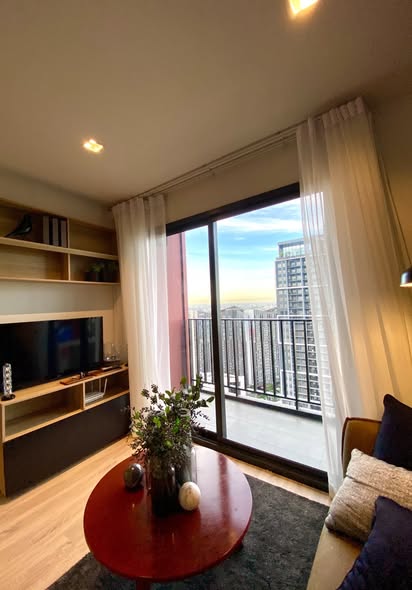 bedroom of THE BASE Garden Rama 9