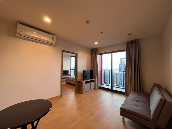bedroom of THE BASE Garden Rama 9