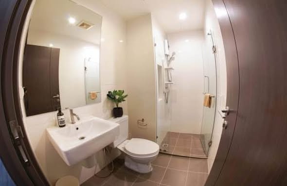 bathroom of The Base Park East