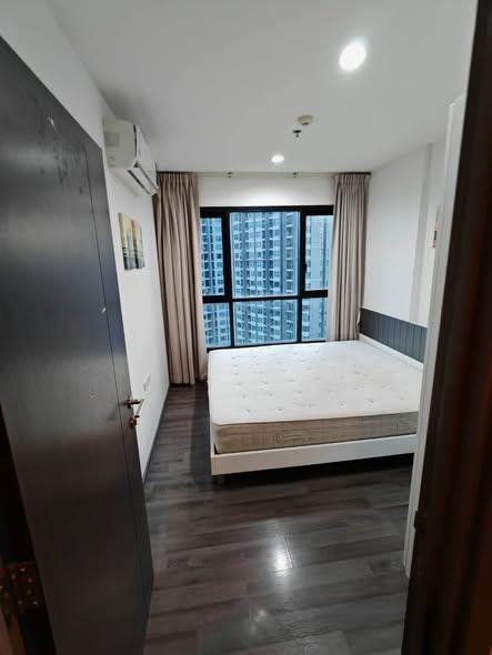 bedroom of The Base Park East
