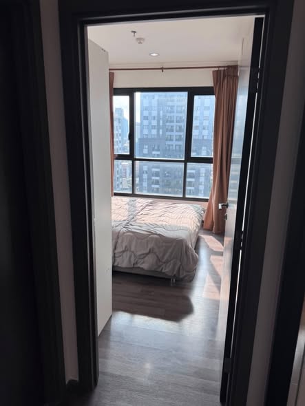bedroom and room interior of The Base Park East