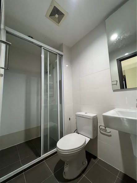 bathroom of THE BASE Park West – Sukhumvit 77