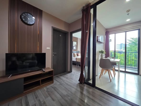 bedroom of THE BASE Park West – Sukhumvit 77