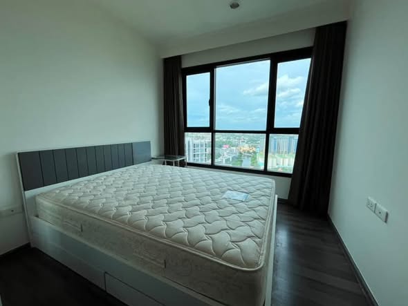 bedroom of THE BASE Park West – Sukhumvit 77