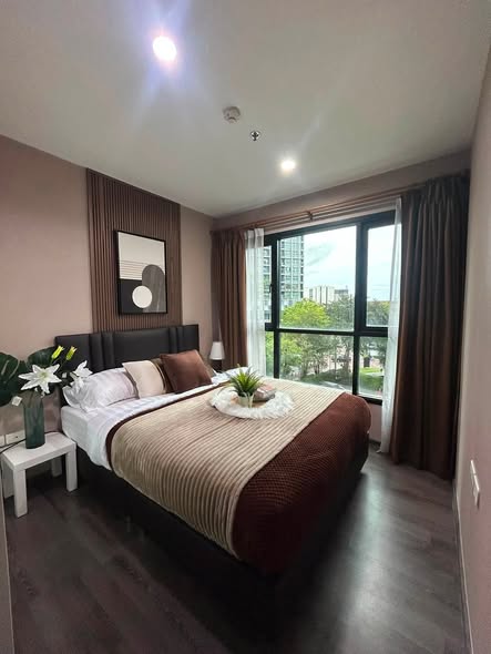 bedroom of THE BASE Park West – Sukhumvit 77
