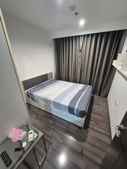 bedroom of THE BASE Park West – Sukhumvit 77