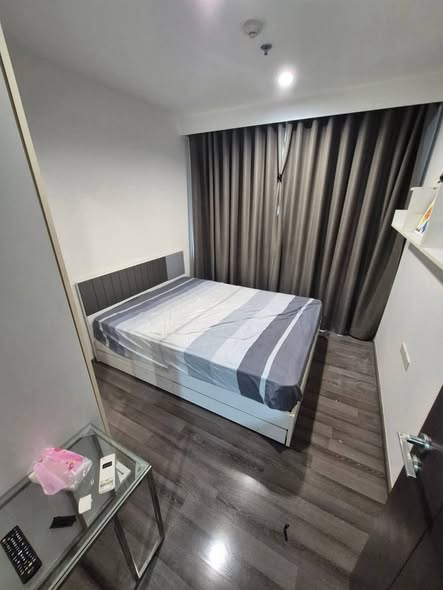 bedroom of THE BASE Park West – Sukhumvit 77