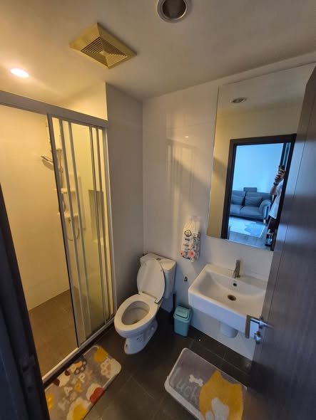 bedroom and bathroom of THE BASE Park West – Sukhumvit 77