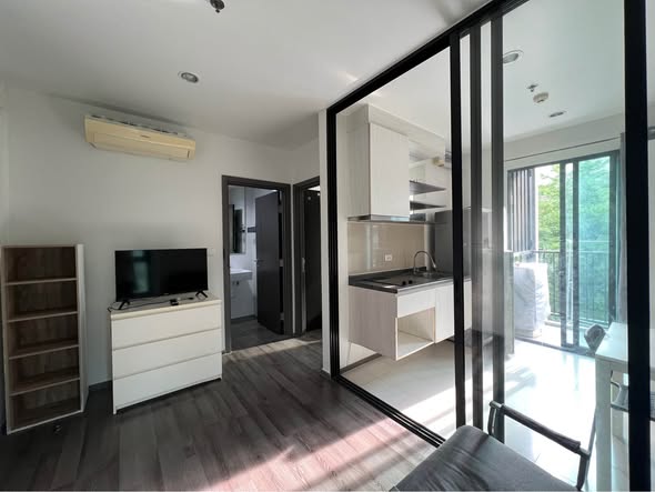 bedroom and room interior of THE BASE Park West – Sukhumvit 77