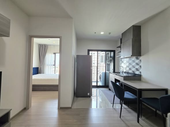 THE BASE Phetchaburi-Thonglor เดอะ เบส เพชรบุรี – ทองหล่อ