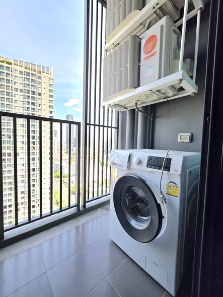 THE BASE Phetchaburi-Thonglor เดอะ เบส เพชรบุรี – ทองหล่อ