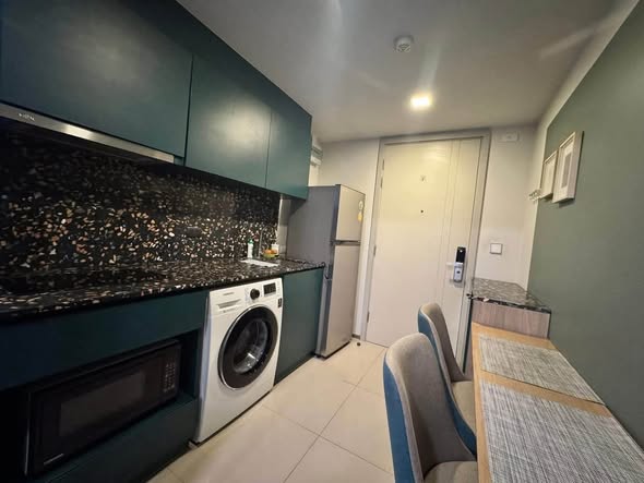kitchen of THE BASE Sukhumvit 50