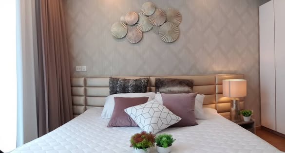 bedroom of The Breeze Naradhiwas
