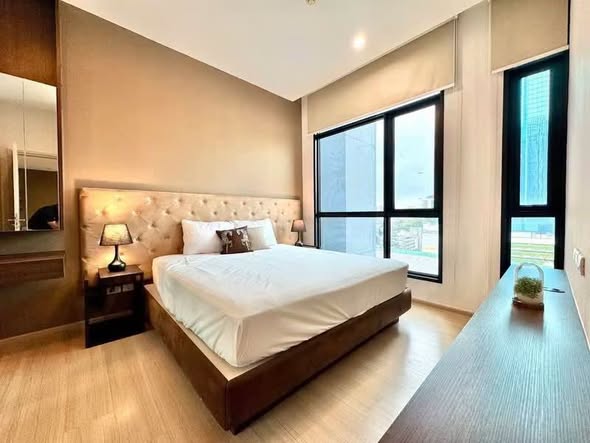 bedroom and room interior of The Capital Condo Ekkamai-Thong Lo