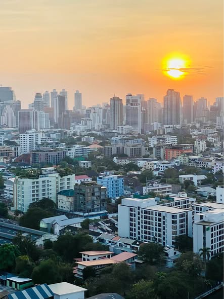 The Capital Condo Ekkamai-Thong Lo