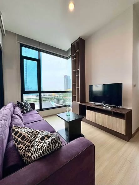 living room of The Capital Condo Ekkamai-Thong Lo