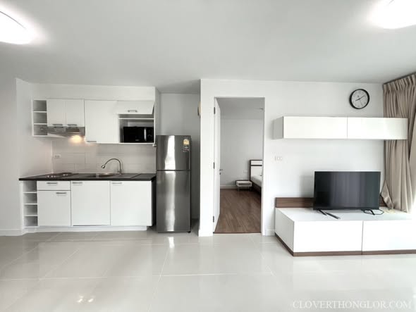 bedroom of The Clover