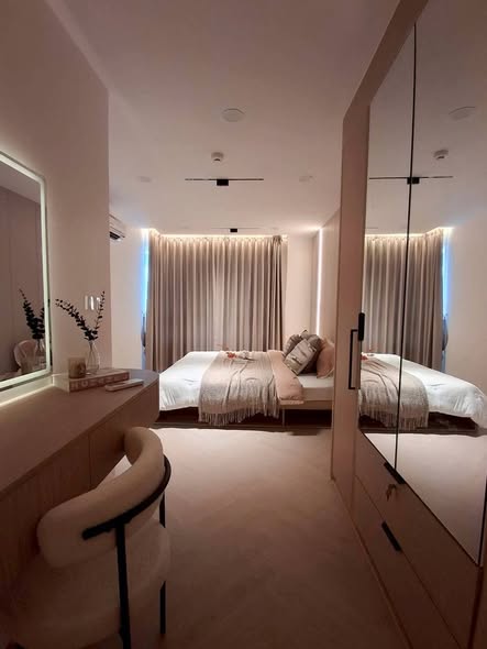bedroom of The Clover