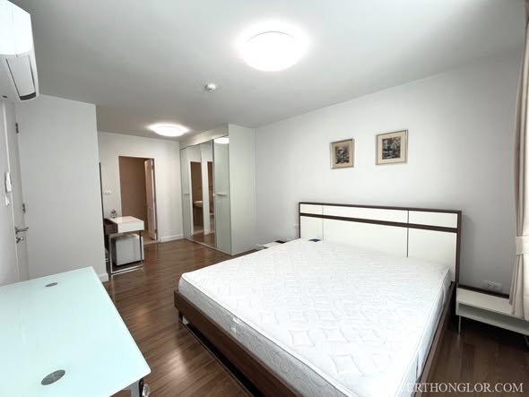 bedroom of The Clover