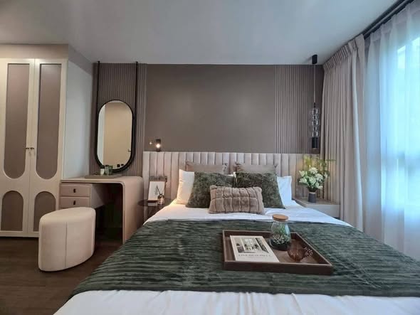 bedroom of The Clover