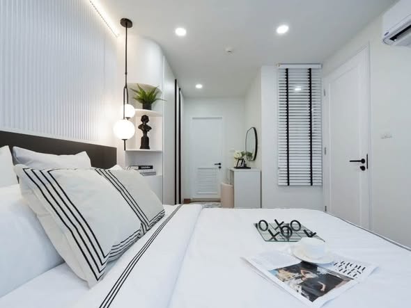 bedroom of The Clover