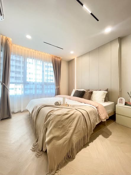 bedroom of The Clover