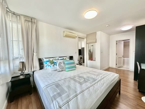 bedroom of The Clover