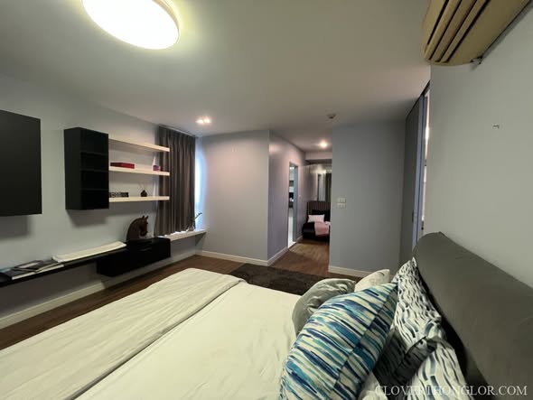 bedroom of The Clover