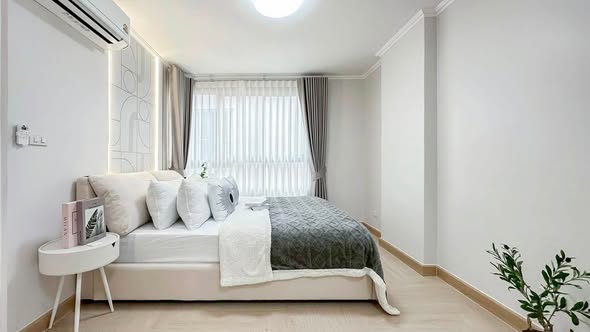 bedroom of The Clover