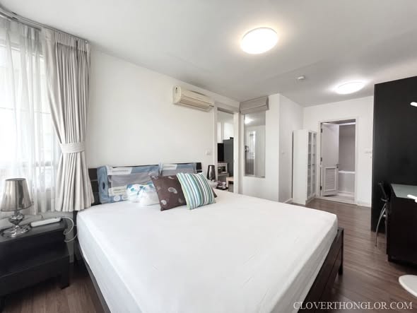bedroom of The Clover