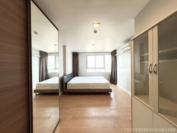 bedroom and room interior of The Clover