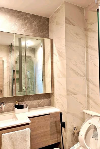 bathroom of The Crest Park Residences