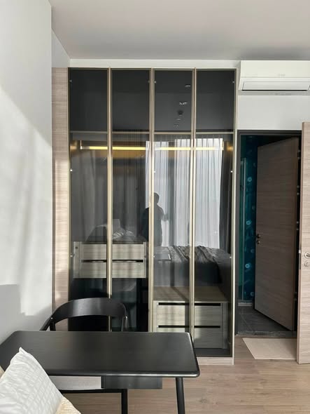 bedroom and room interior of The Crest Park Residences