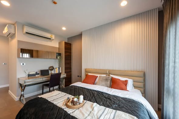 bedroom of The Crest Sukhumvit 34