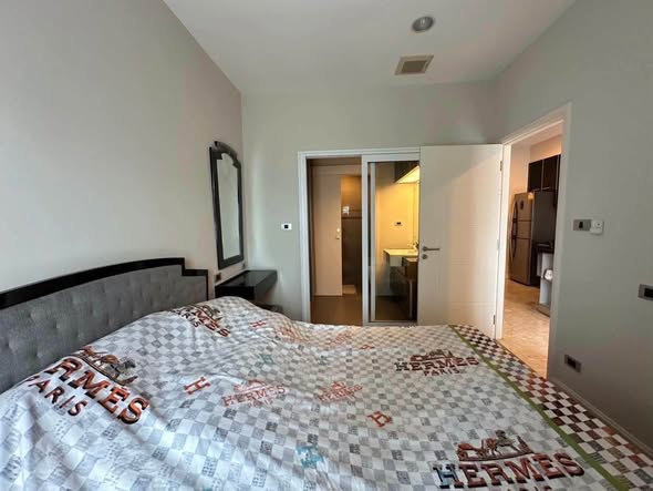 bedroom of The Crest Sukhumvit 34