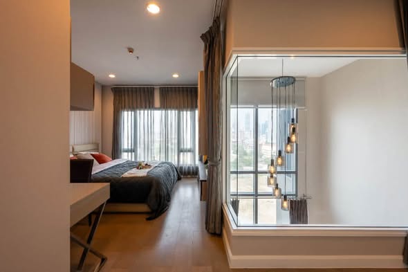 bedroom and room interior of The Crest Sukhumvit 34