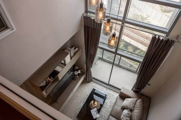 living room of The Crest Sukhumvit 34
