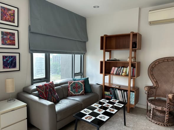 living room of The Crest Sukhumvit 34