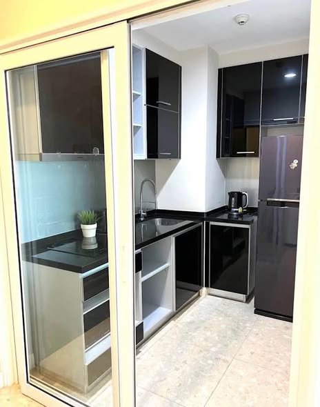room interior of The Crest Sukhumvit 34