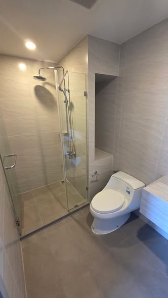room interior and bathroom of THE CROWN Residences